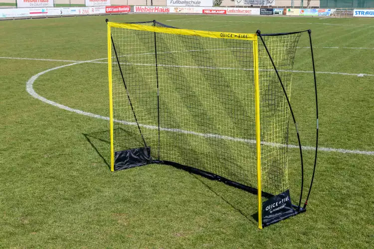 Selbstbeschwerendes Quickfire-Fußballtor - 3m x 2m