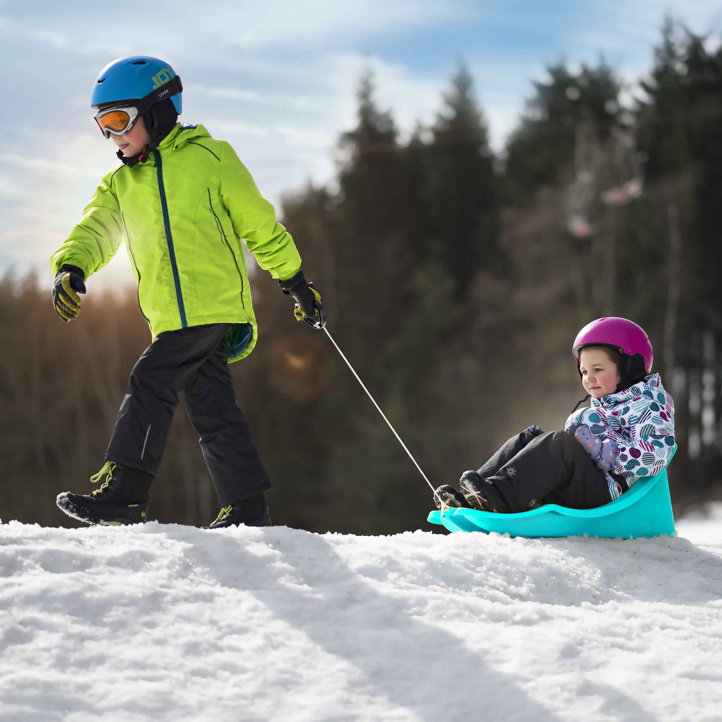 Kinderschlitten mit Sicherheitsgurt und Zugseil – Grün
