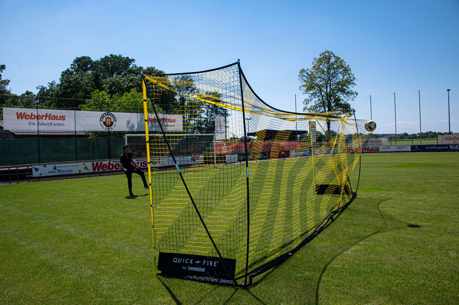 QuickFire Goal 7.32 X 2.44m - Selbstgestecktes Tor