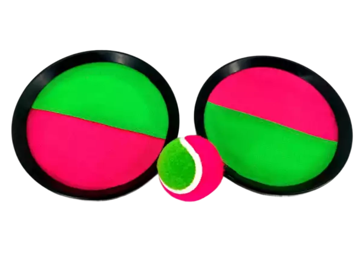 Klettballspiel mit Schlägern und Ball