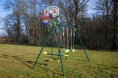 Drei-Geräte-Schaukel mit Basketballkorb