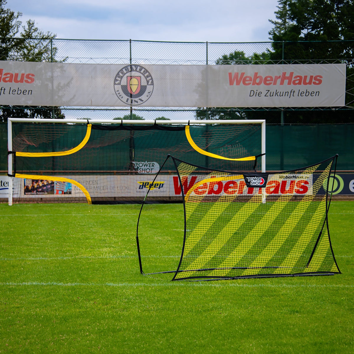 Pro Self-Weighted Shooting Wall - 7.32 x 2.44m Powershot