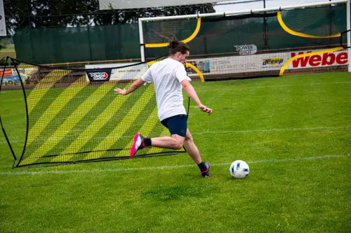 Rückprallnetz 240 x 150cm - Ideal zum Fußballspielen