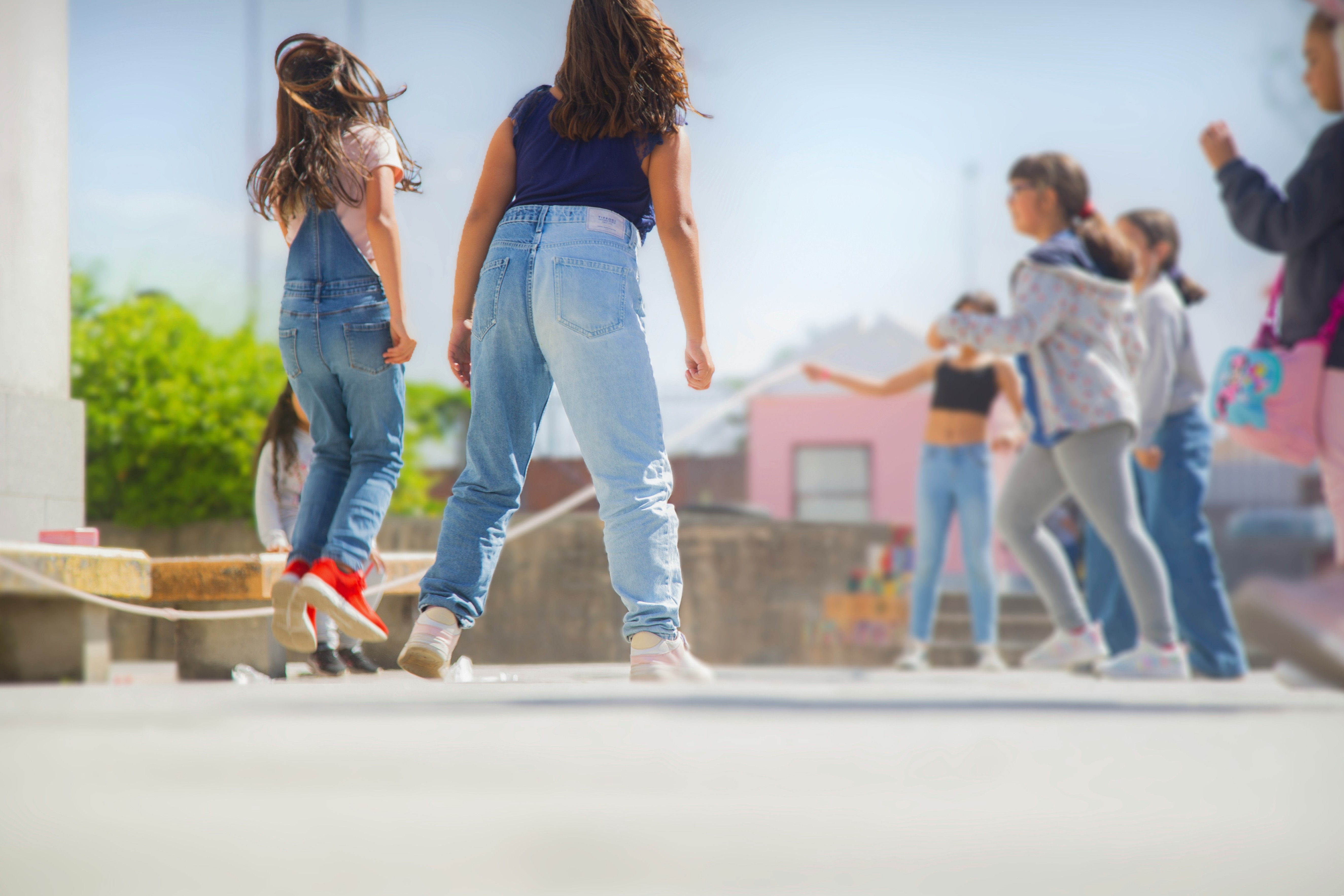 enfants jeux cour de récréation