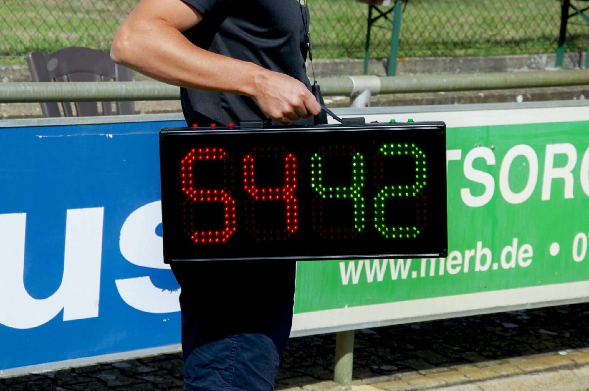 Image du produit : Elektronische Anzeigetafel 56 x 27cm - LED Anzeige - wiederaufladbar