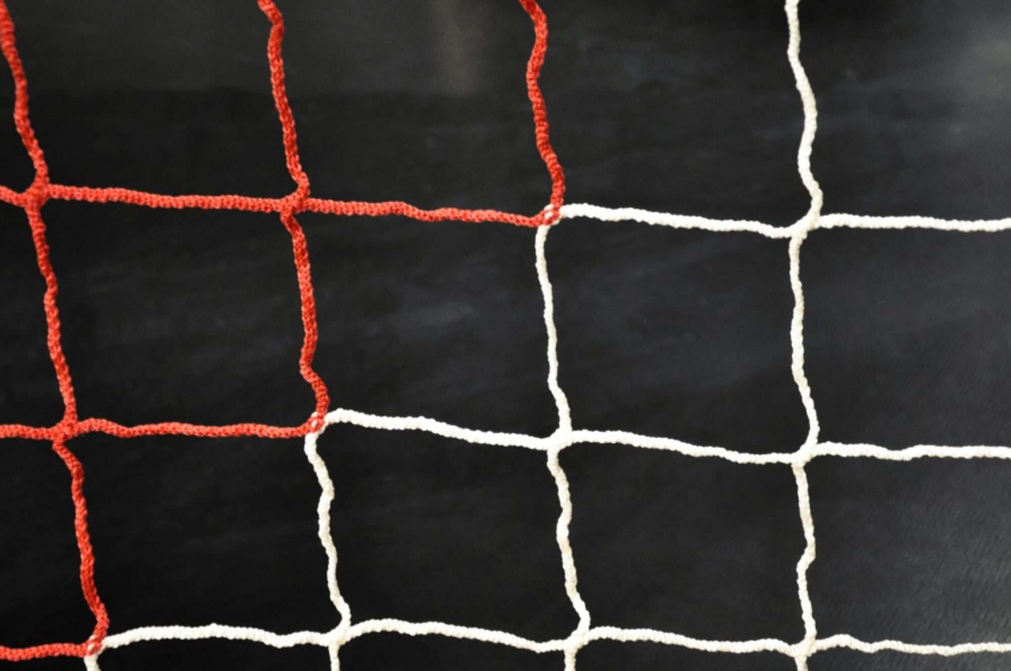 Image du produit : Fußballtornetz Zweifarbig - 3mm - Weiß/Rot - 7,5 x 2,5 x 0,8 x 2m