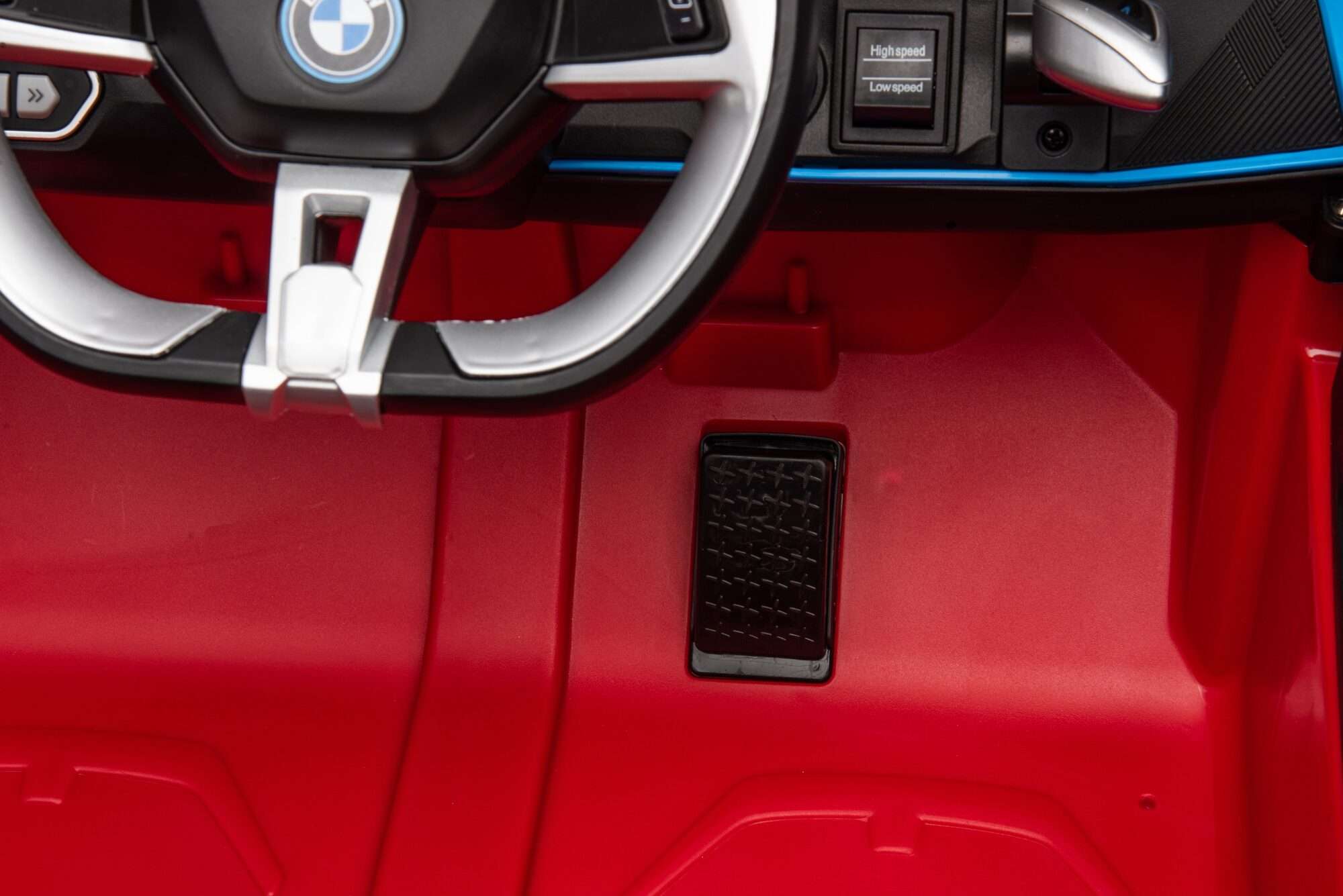 Image du produit : Kinder Elektroauto BMW i4 Offiziell - Rot Metallic (3-8 Jahre)
