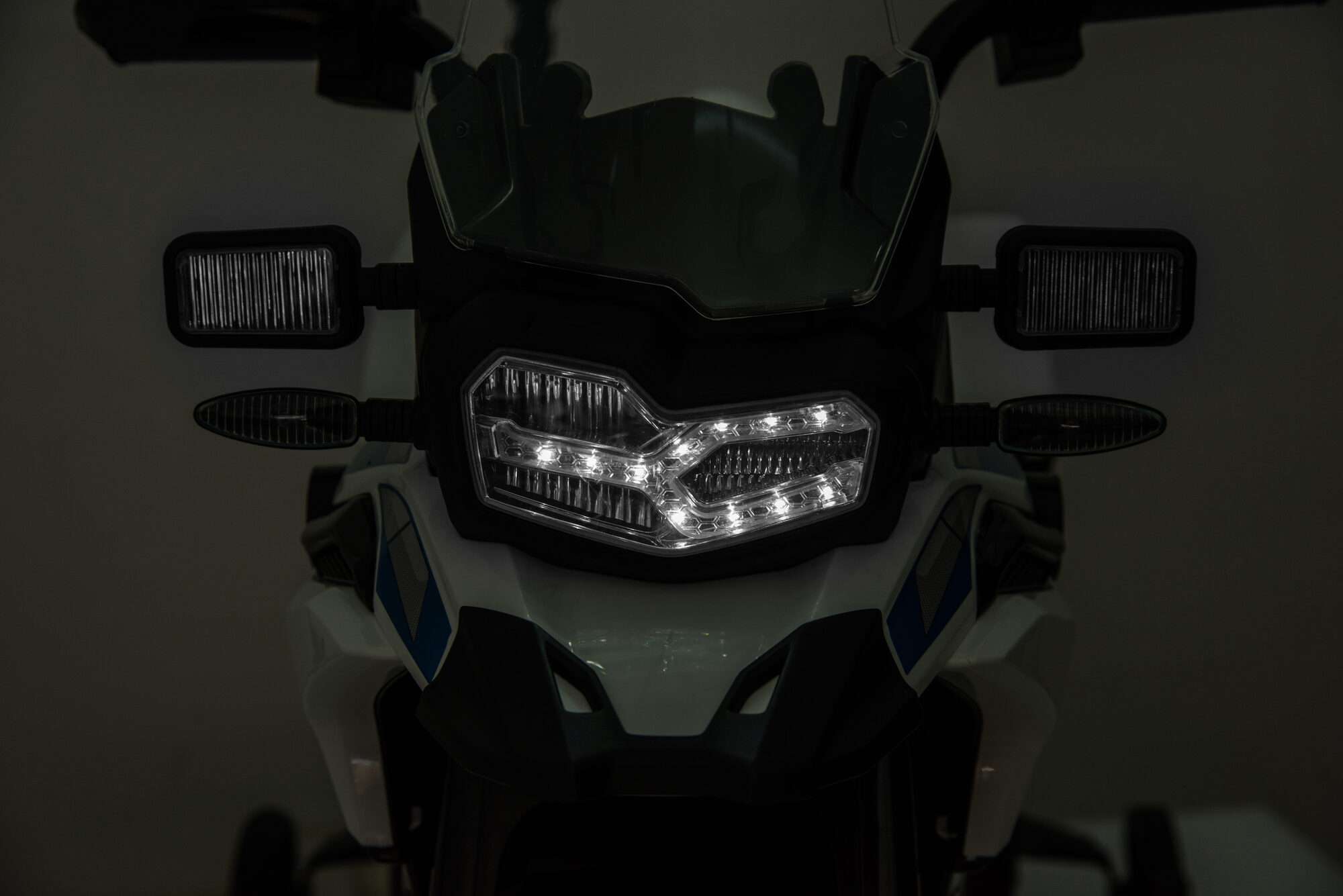 Image du produit : BMW F850 GS Polizei Kinder Motorrad – Elektrisches Ride-On Bike (3–8 Jahre)