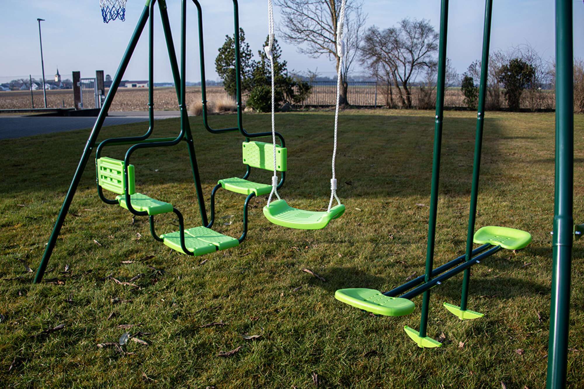 Image du produit : Drei-Geräte-Schaukel mit Basketballkorb