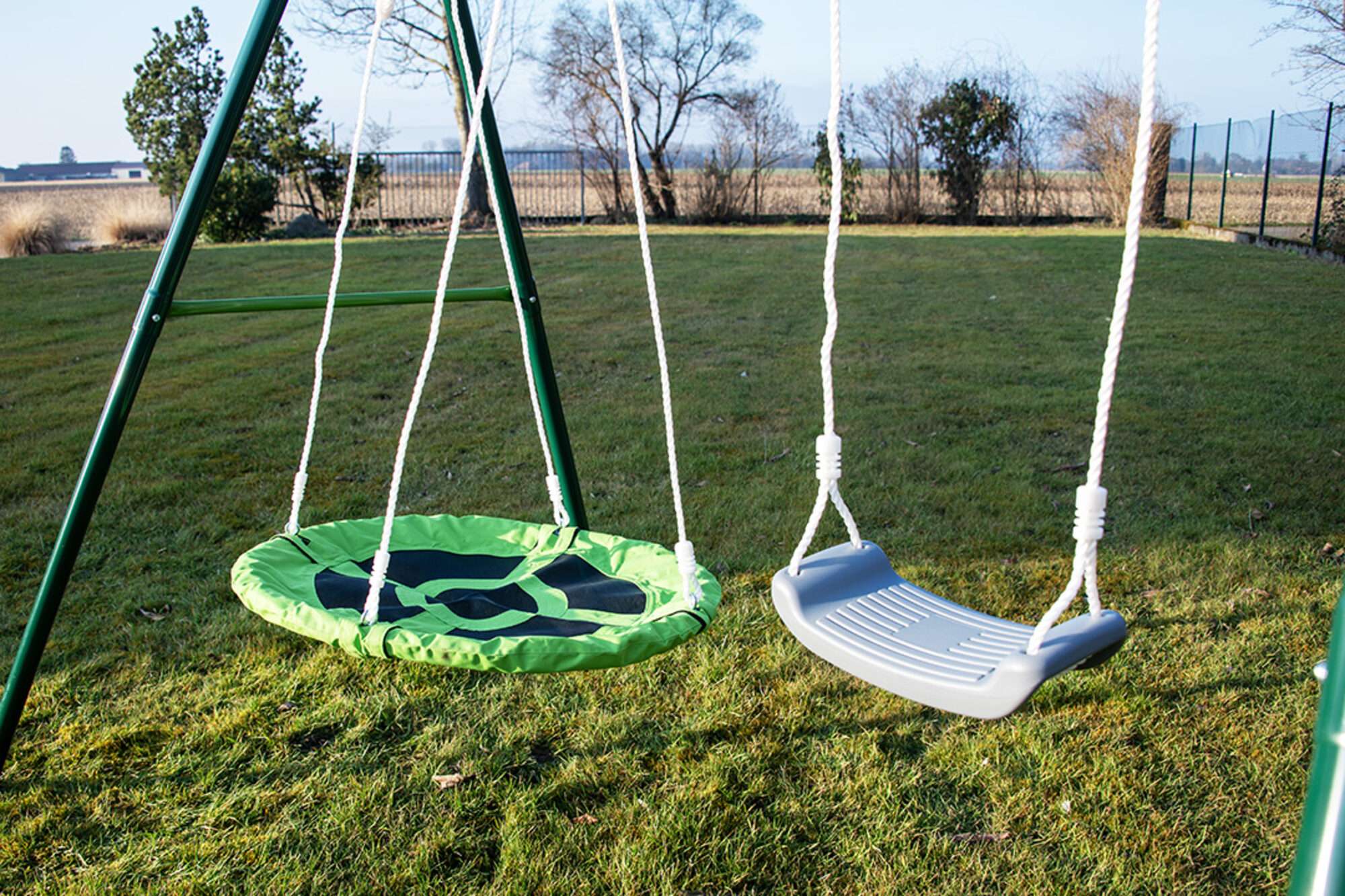 Image du produit : Zwei-Geräte-Schaukel mit Basketballkorb