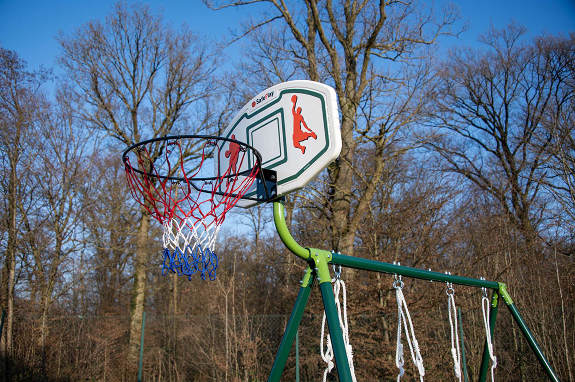Image du produit : Zwei-Geräte-Schaukel mit Basketballkorb