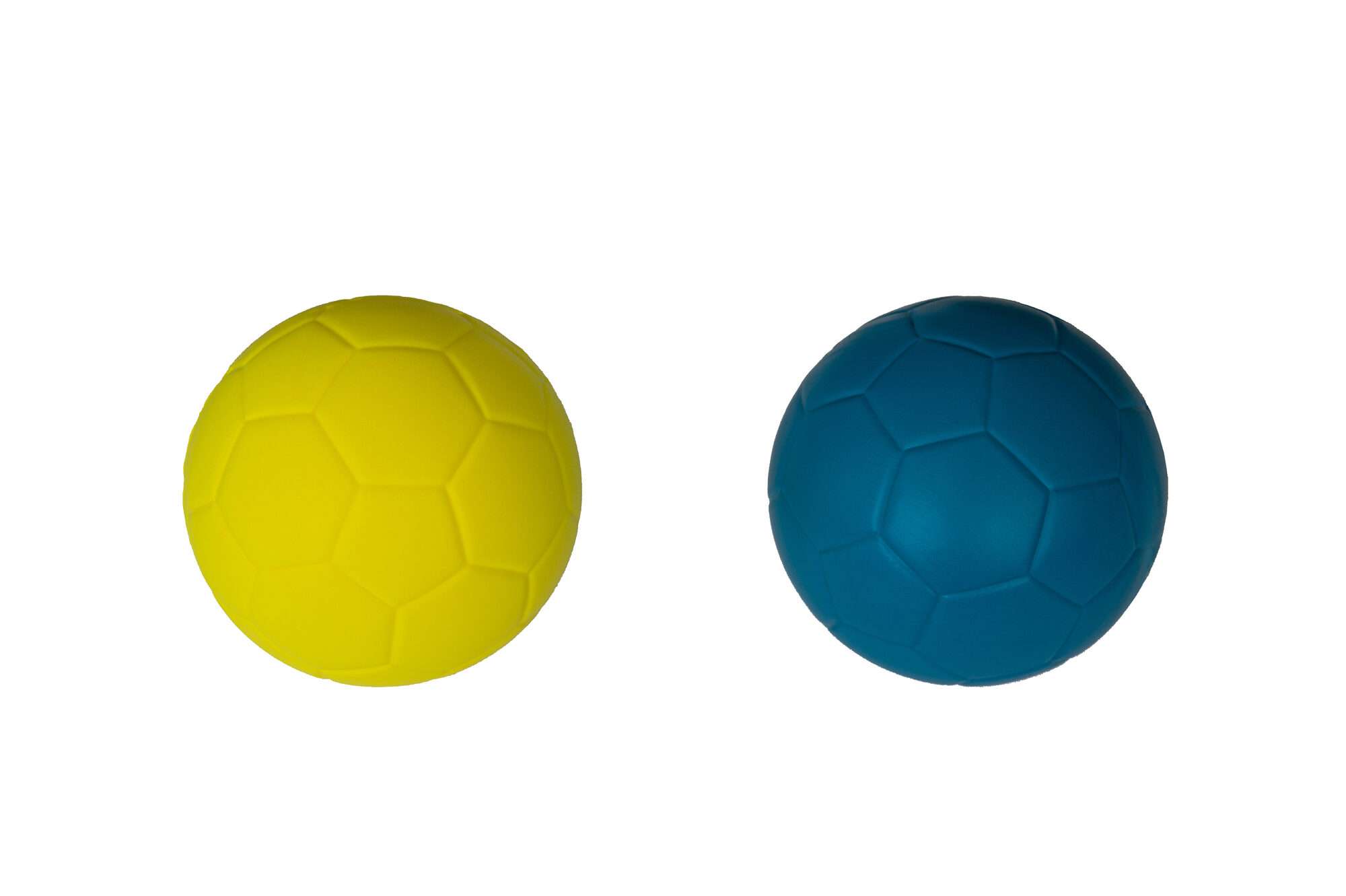 Image du produit : Schaumstoff-Fußball 14 cm - Farbe nach Wahl! 
