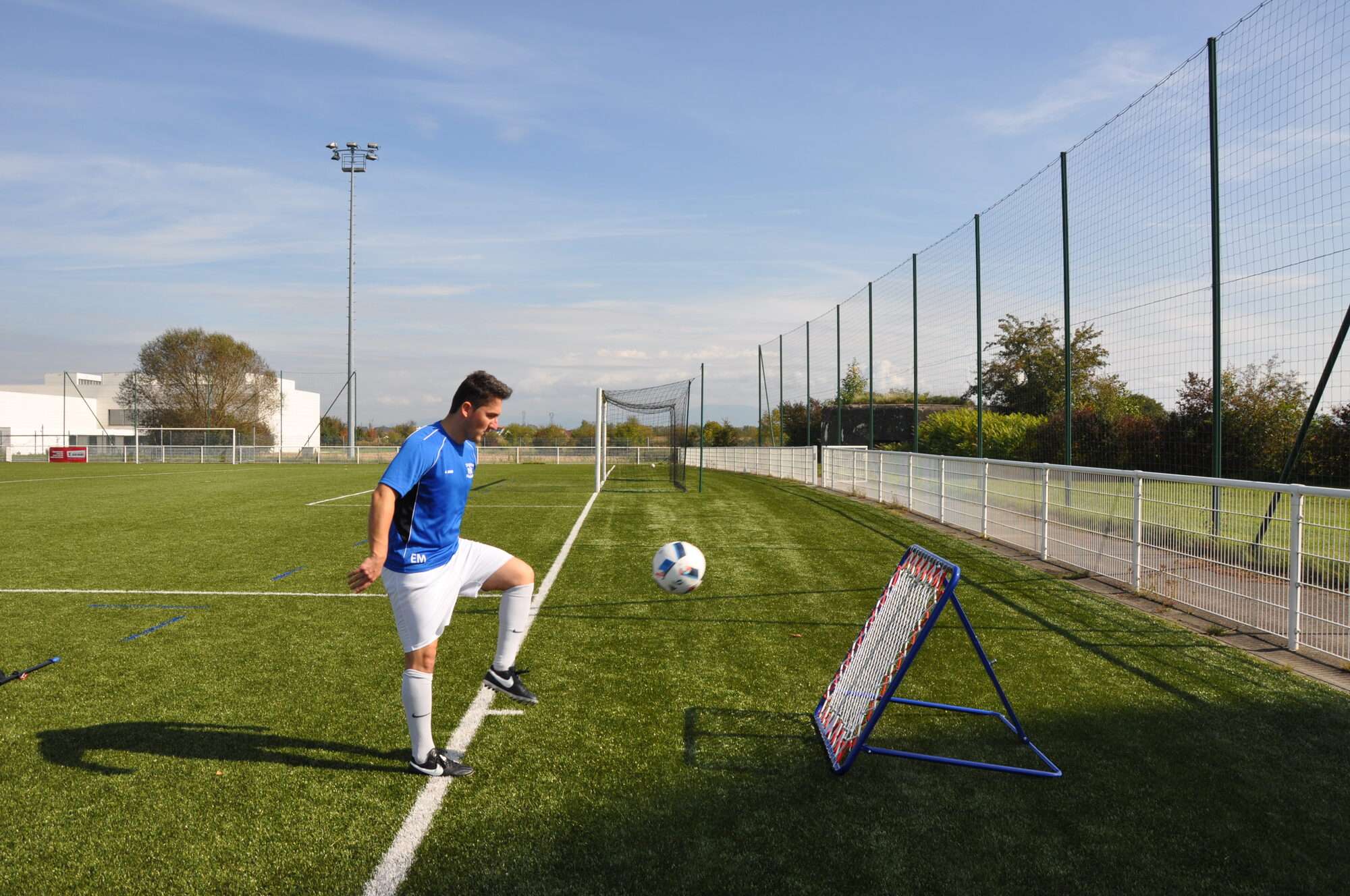 Image du produit : Rebounder Fussball / Tchouckball - offizielle Größe - 100 x 100 cm