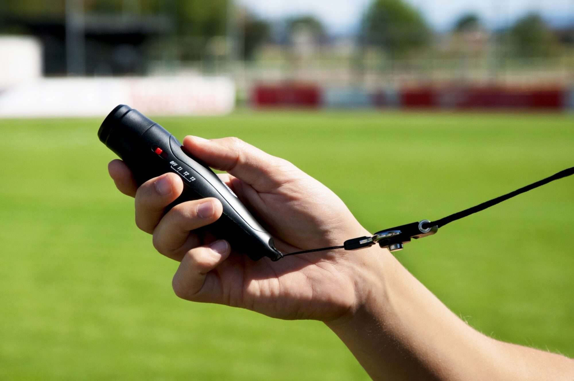 Image du produit : Elektrische Schiedsrichterpfeife - 3 Tonarten - 120dB - Hygienisch