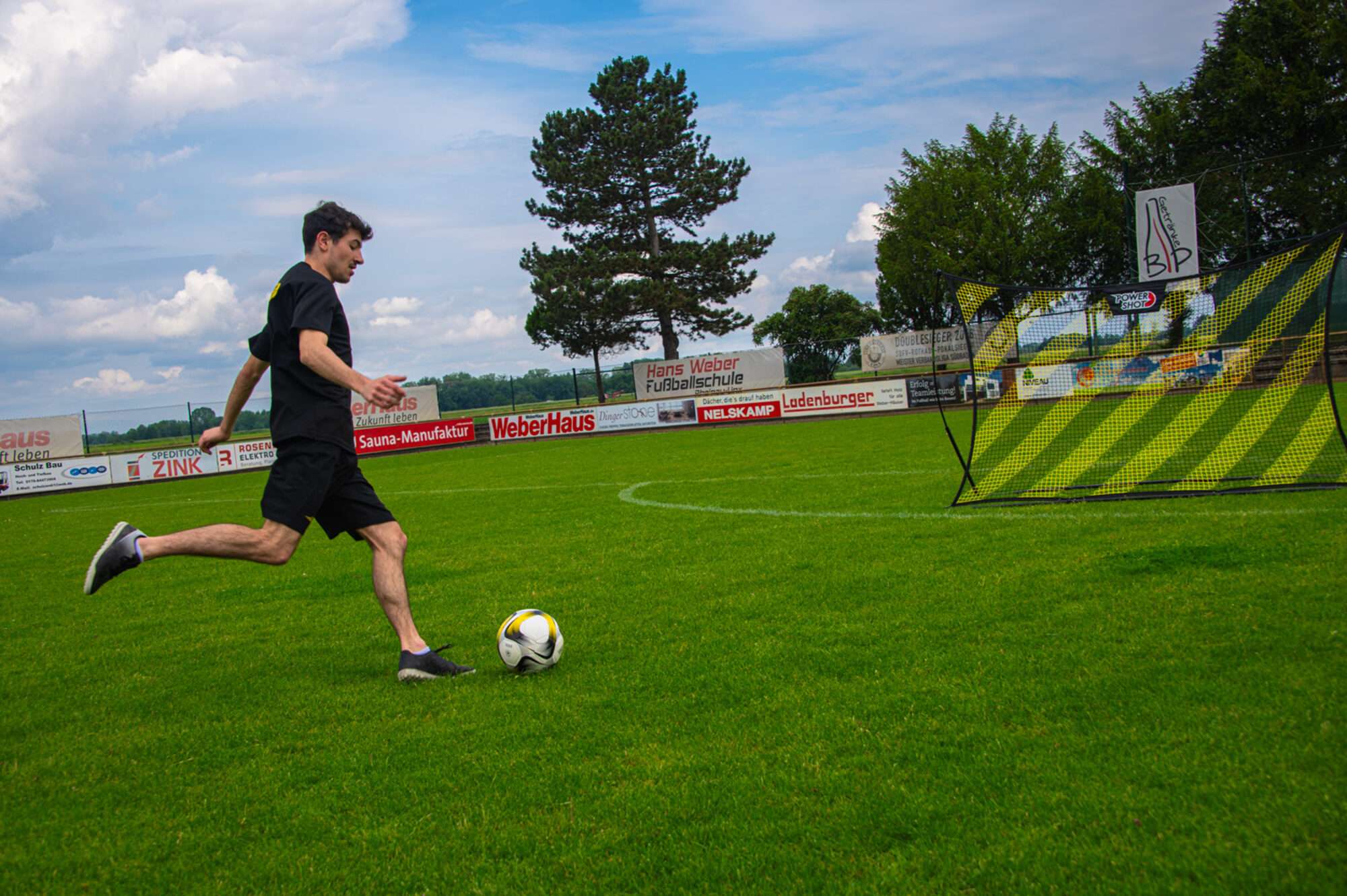 Image du produit : Rückprallnetz 240 x 150cm - Ideal zum Fußballspielen