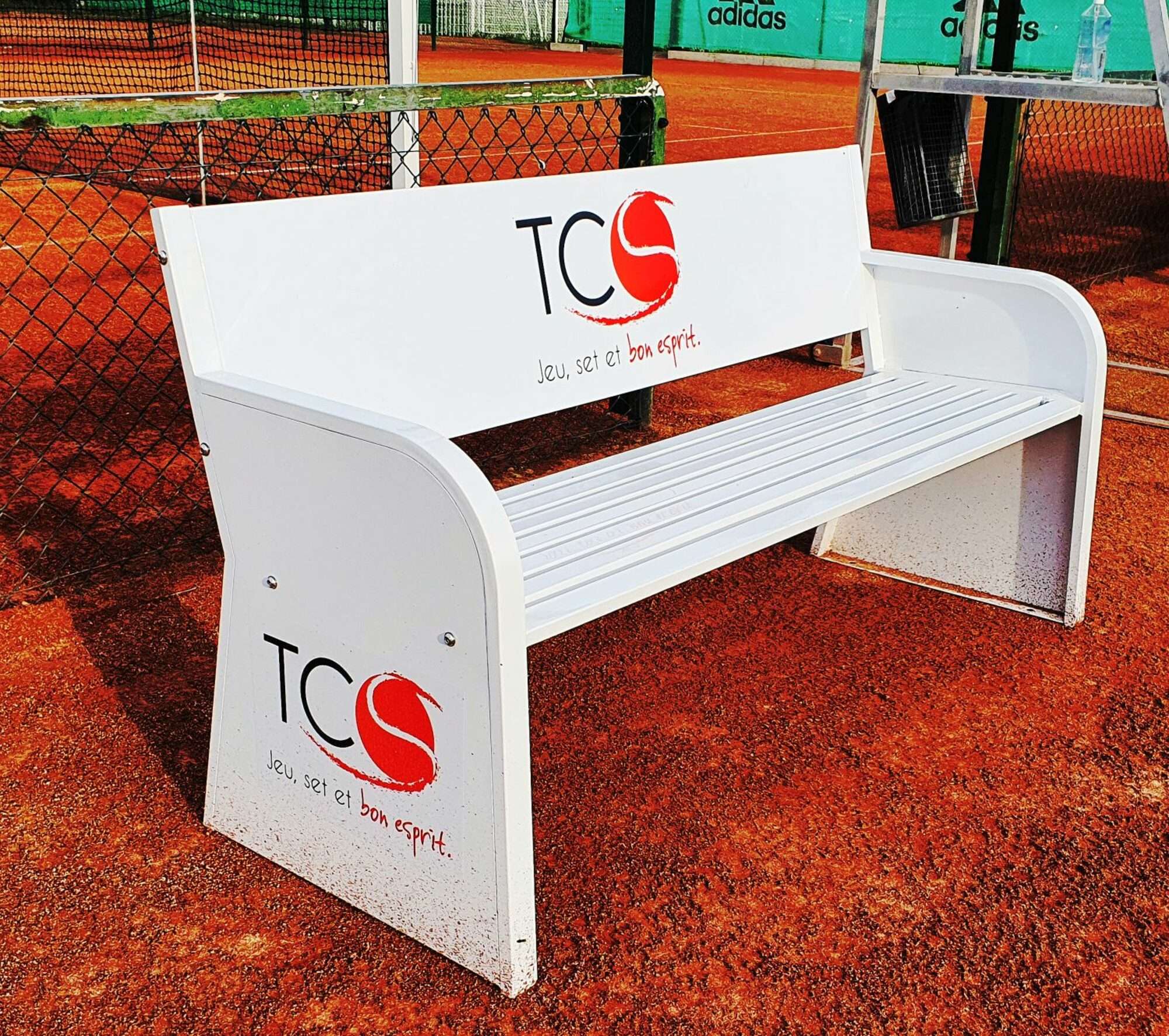 Image du produit : Werbebank - Tennisbank aus Stahl weiss - Inkl. Druck. Tennisplatzzubehör