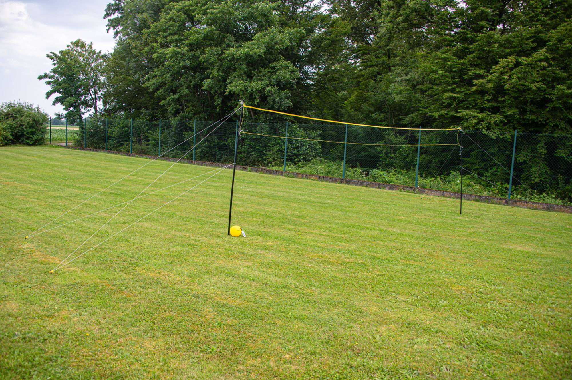 Image du produit : Volleyball-Set 6m - Mit Pfosten, Netz, Ball und Pumpe